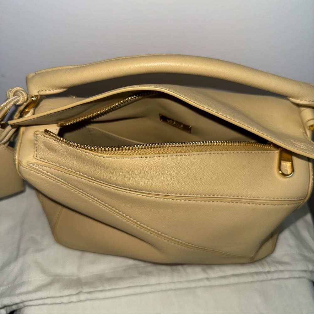 Loewe Pale Yellow Leather Shoulder Bag - Picture 9 of 16